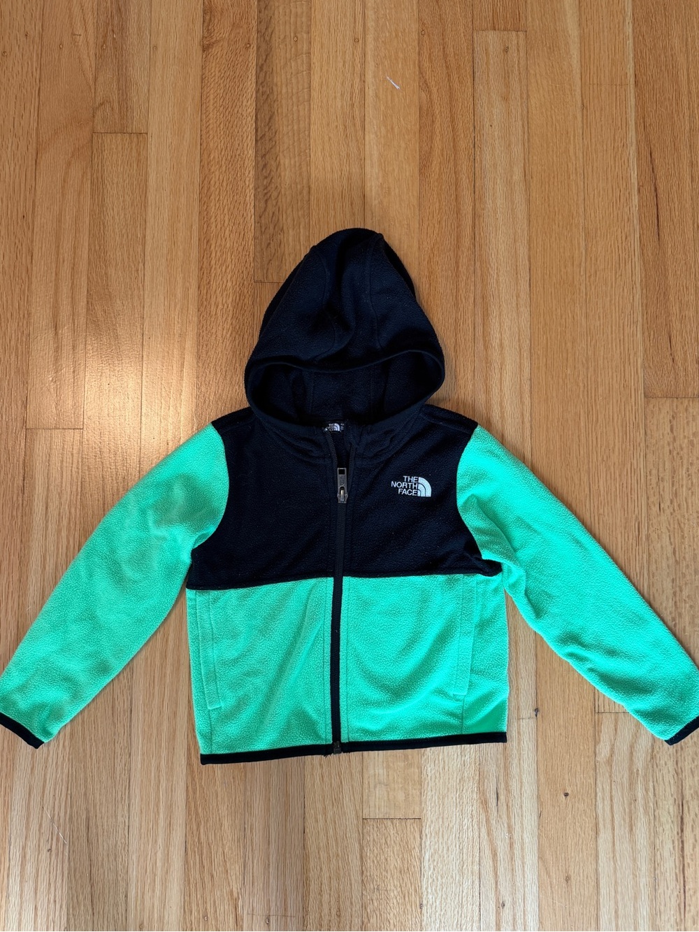 The North Face Black & Green Hooded Fleece Jacket - Kids